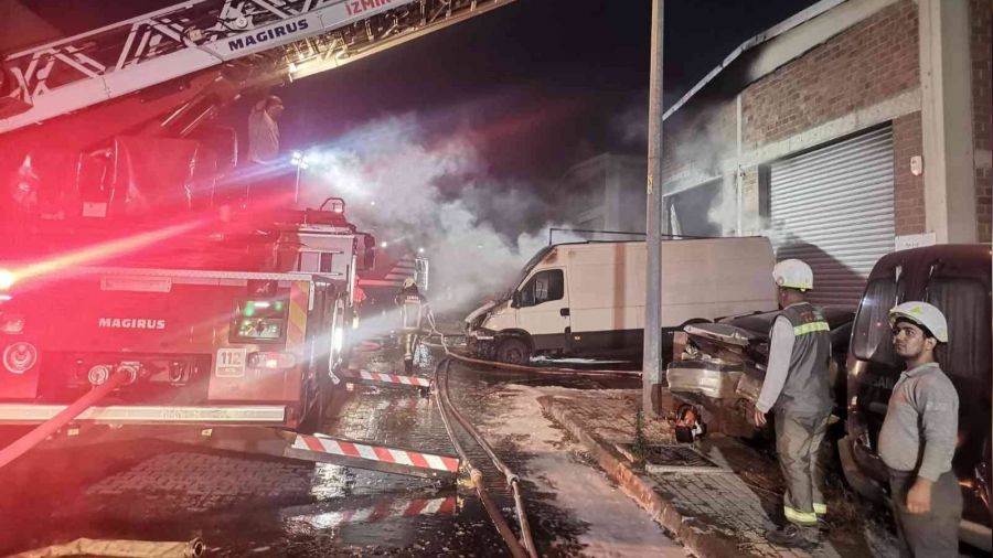 İzmir'de kimya imalathanesinde yangın