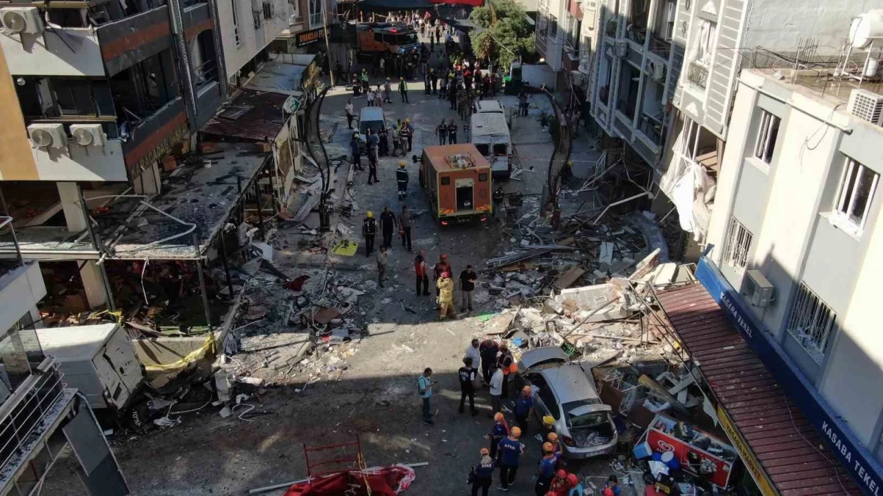 İzmir'deki patlamanın boyutları büyük