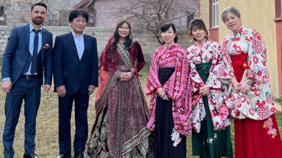 Japon geline Van usulü görkemli düğün