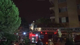 Kadky'de 5 katl binada korkutan yangn