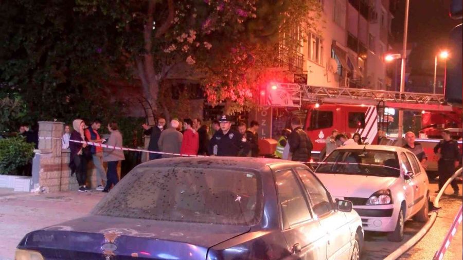 Kadıköy'de gecekonduları alevler sardı