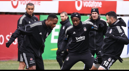 Kar altında Galatasaray taktiğini çalıştılar