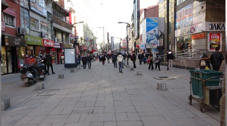 Karab�k'te esnaf normalle�meyi bekliyor