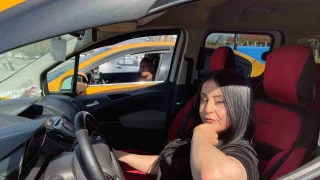 Karı koca birbirine rakip oldu