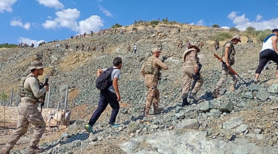 Kaybolan 4 yaşındaki Miraç'ı arama çalışmaları sürüyor