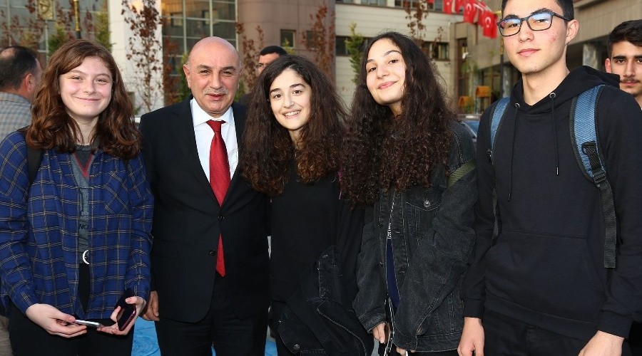 Keçiören Belediyesinden bin öğrenciye çevrim içi eğitim