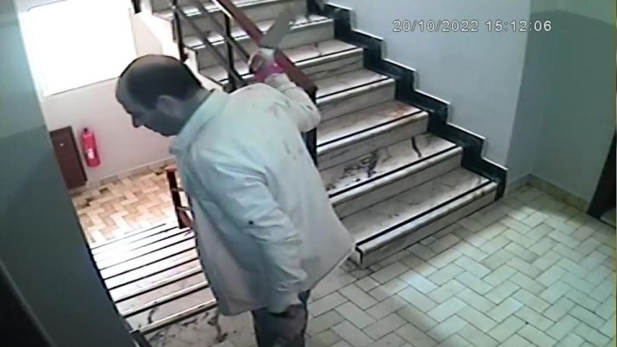 Kılıç ve satırla insanlara saldıran avukat tutuklandı