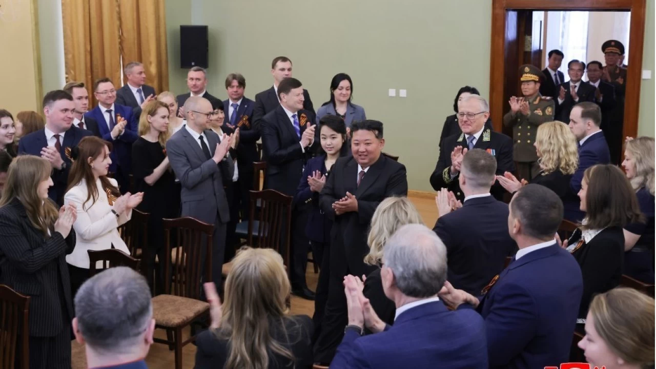 Kim Jong-un'dan Rusya Büyükelçiliği'ne ziyaret