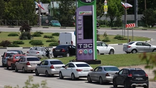 K�r�m'da yak�t krizi: Benzin sat��lar� durduruldu