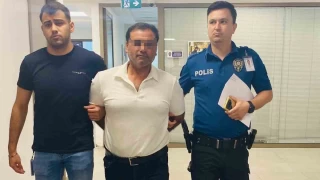 Krmz bltenle aranan hkml pasaport kontrolnde yakaland