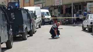 Kızıltepe'de iki aile arasında çıkan silahlı kavgada 3 kişi yaralandı