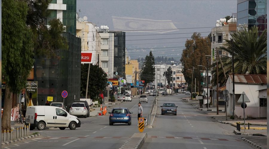 KKTC'de soka�a ��kma yasa�� uzat�ld�