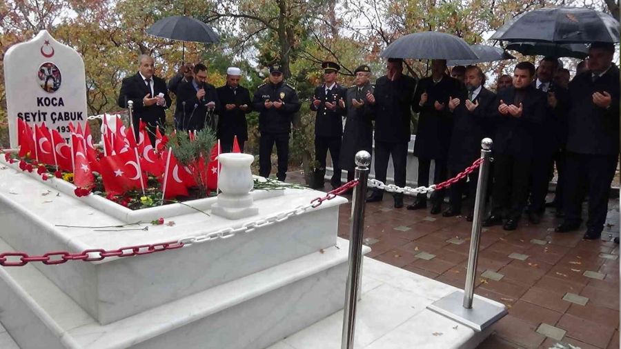 Koca Seyit mezarı başında alındı