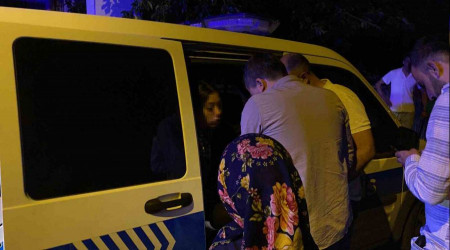 Eniştesiyle kavga eden genç kız 3 kişiyi bıçakladı