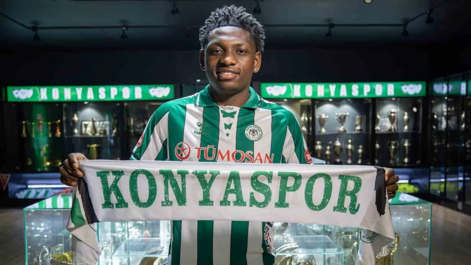 Konyaspor, Kazeem Olaigbe ve Rayyan Baniya'y� a��klad�