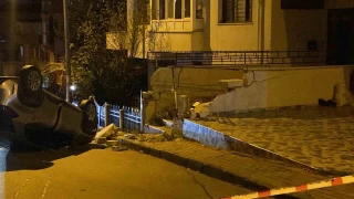 Küçükçekmece'de araç kontrolden çıktı, takla attı