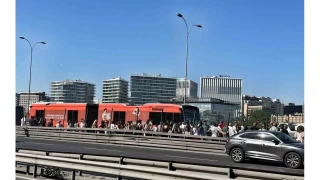 Küçükçekmece'de metrobüste yangın paniği