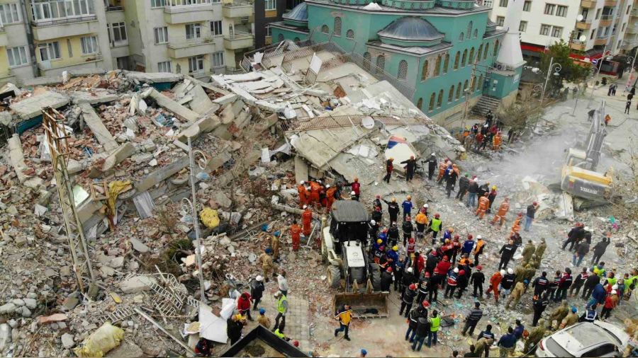 Malatya'da enkaz �al��mas� havadan g�r�nt�lendi