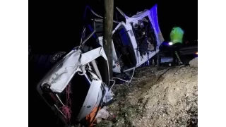 Malatya'da otomobil aydnlatma direine arpt: 1 l, 2 yaral