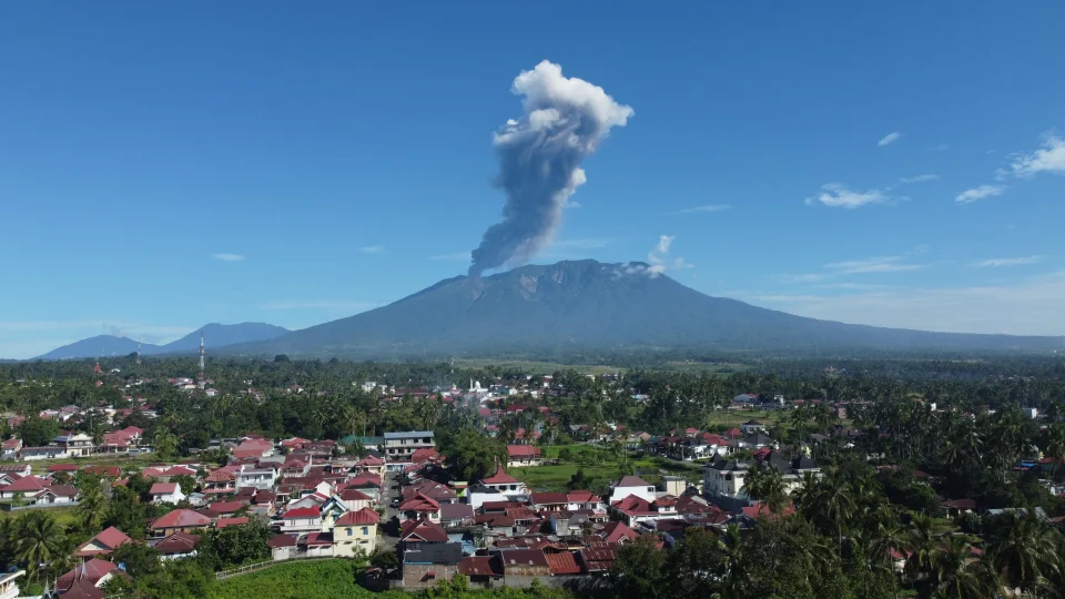 Marapi Yanarda�� yine patlad�
