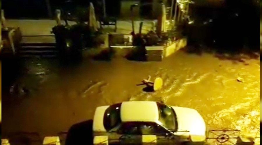 Marmaris'te sağanak yağış etkili oldu