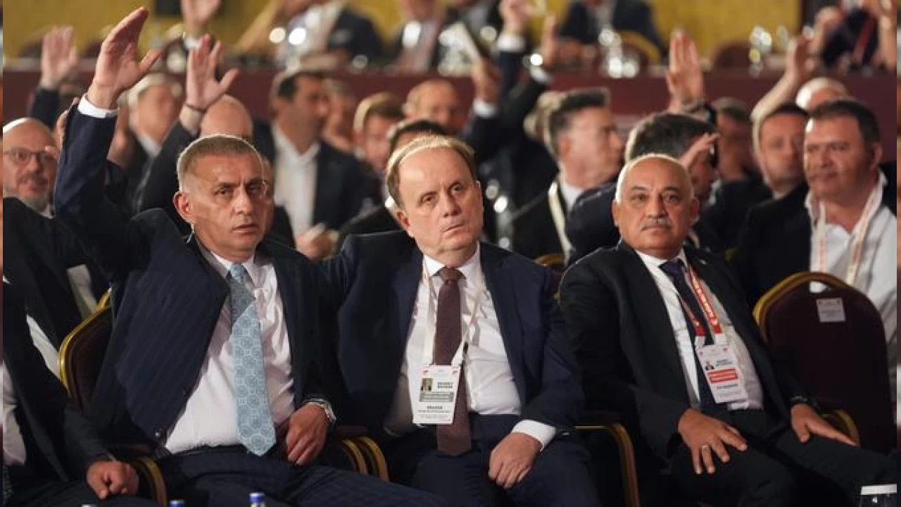 Mehmet B�y�kek�i y�netimi ibra edildi