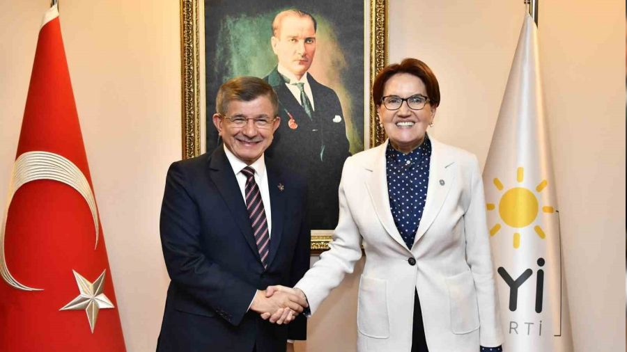Meral Akşener, Davutoğlu ile görüştü