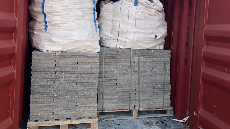 Mersin Liman�'nda 182 milyon TL'lik g�mr�k ka�ak��l��� operasyonu