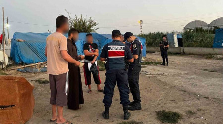Mersin'de 12 kaçak göçmen yakalandı