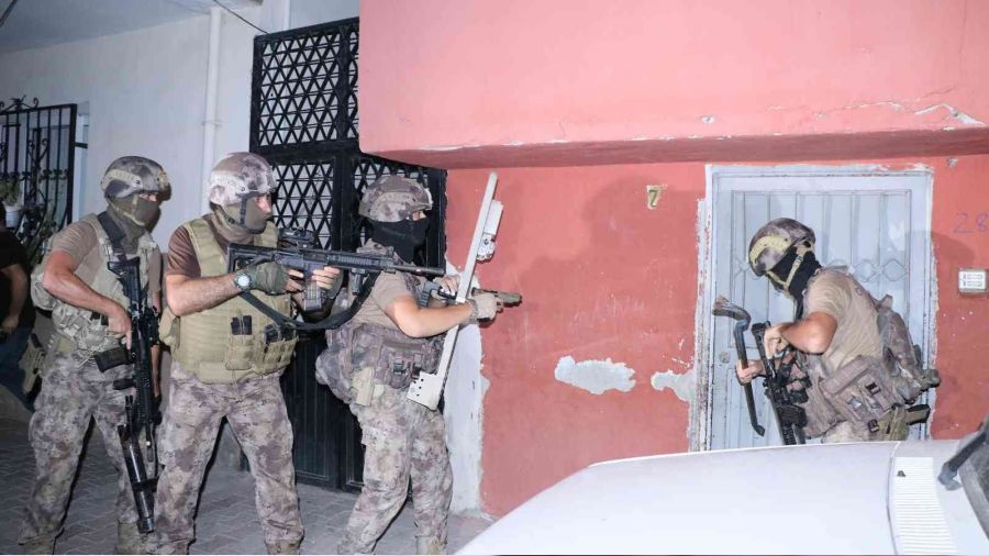 Mersin'de PKK'ya gece operasyonu: 9 g�zalt�