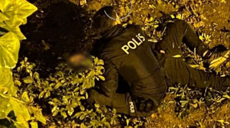 Metrobüs üst geçidinden atladı, yaralandı