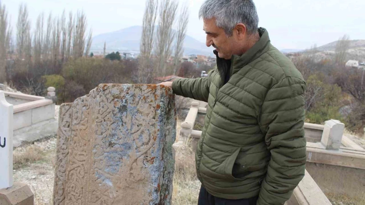 Mezarlktaki esrarengiz ta