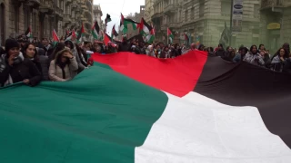 Milano'da büyük 'Filistin'e destek' yürüyüşü düzenlendi