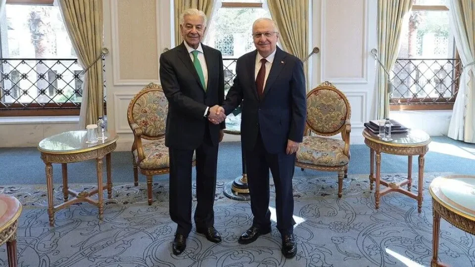 Milli Savunma Bakan� Ya�ar G�ler, Pakistan Savunma Bakan� Khawaja Muhammad Asif ile g�r��t�