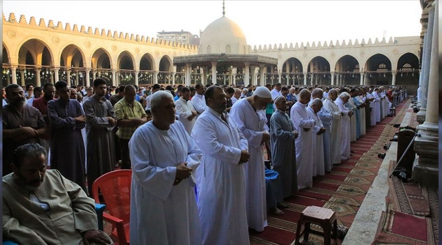 M�s�r'da camilerde teravih k�l�nabilecek