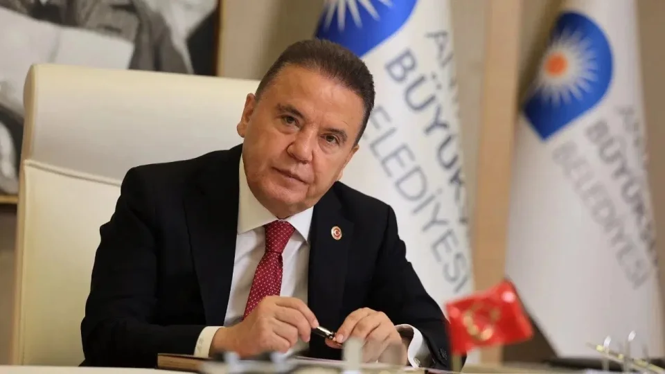 Muhittin B�cek: 'Ferdi Zeyrek'e 950 bin euro teslim ettim'