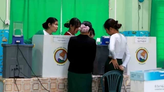 Myanmar'da halk parlamento se�iminin ikinci turu i�in sand�k ba��nda