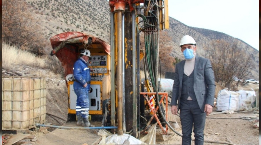 Olur �l�esinin ta�� topra�� alt�n