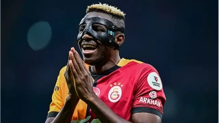 Osimhen ma�ta 'Neopren z�rh' ile oynayacak! Fenerbah�e ne diyecek?