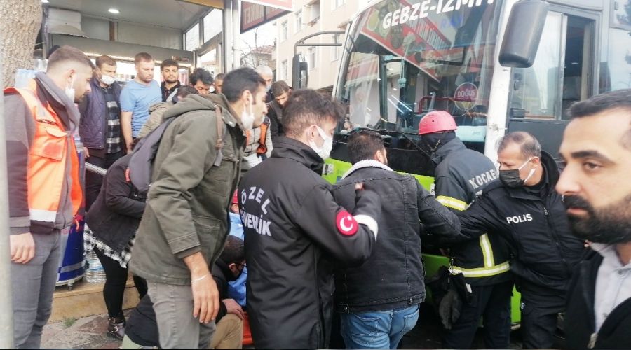 Otobüs durağa daldı: 3 yaralı