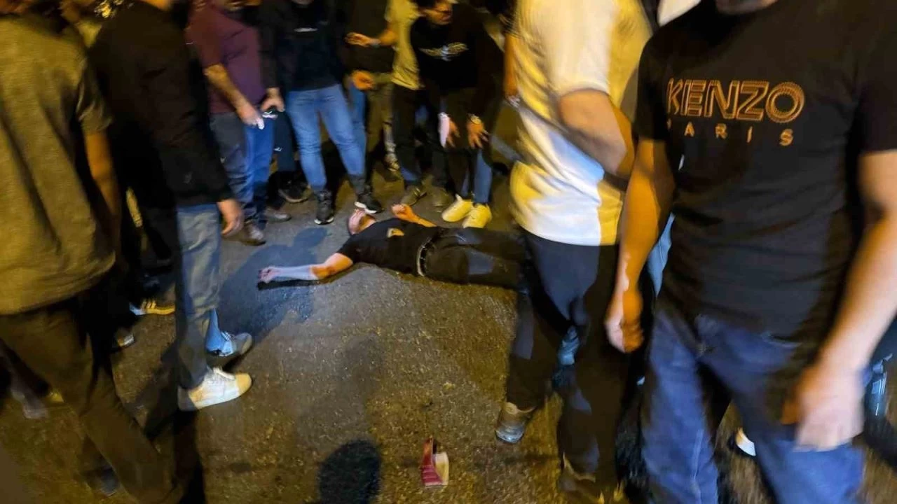 Otomobil ile �arp��an motosikletli a��r yaraland�