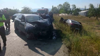 Otomobiller kafa kafaya arpt: 4 yaral