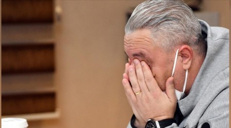 Özür dileyip, göz yaşlarıyla veda etti