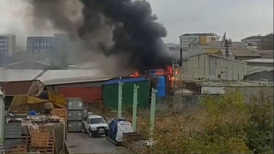 Pendik'te geri dönüşüm fabrikasında yangın