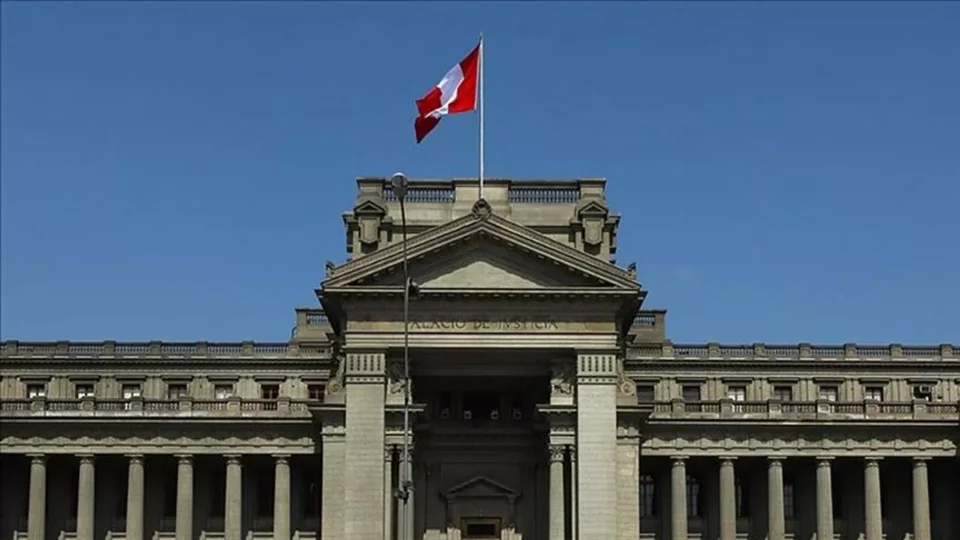 Peru D��i�leri Bakanl���, �ran'�n politikalar�n� k�nayarak �lkeyle diplomatik ili�kilerin sonland�r�lmas� karar� al�nd���n� a��klad�