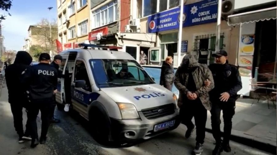 Polis süsü verip 17 bin dolarını çaldılar
