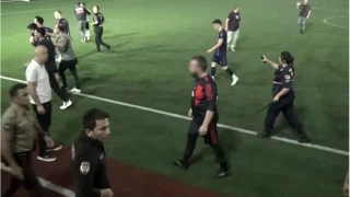 Polislerin oynadığı maçta yumruklar konuştu