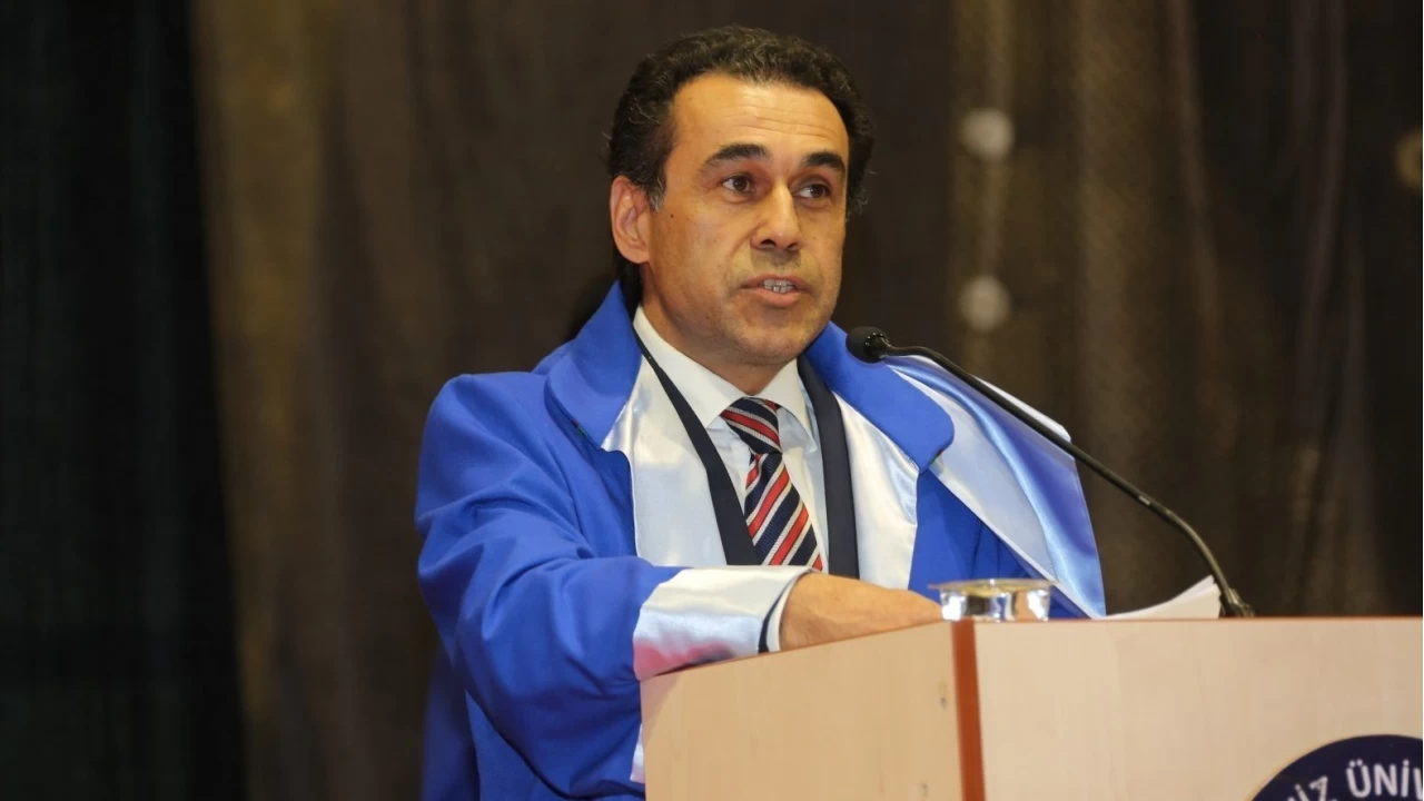 Profesörlük ünvanı iptal edildi