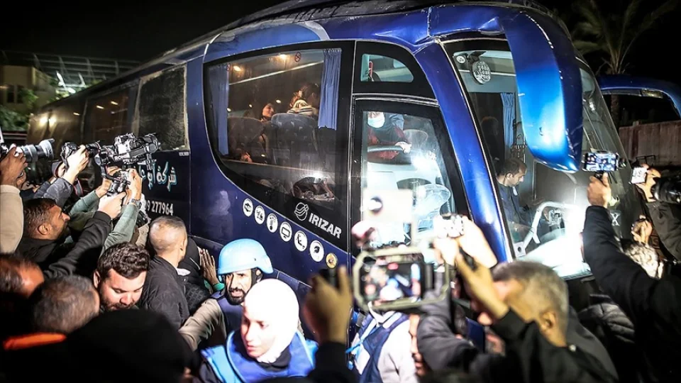 Refah'tan ��kmak zor, Gazze'ye girmek de