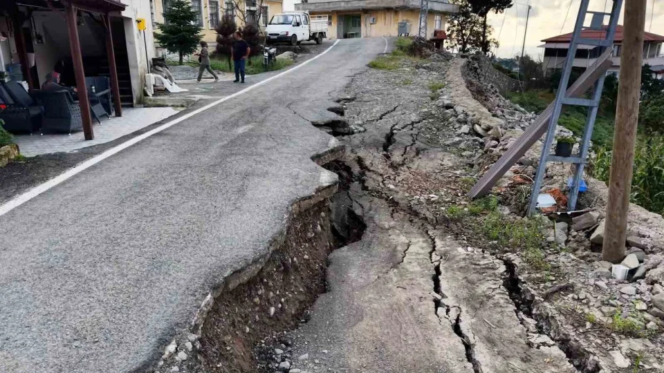 Rize'de heyelan sonrası mahalle sakini korku dolu anları anlattı